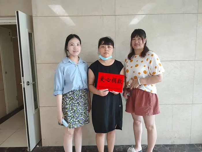 暖心慰問，進(jìn)行中