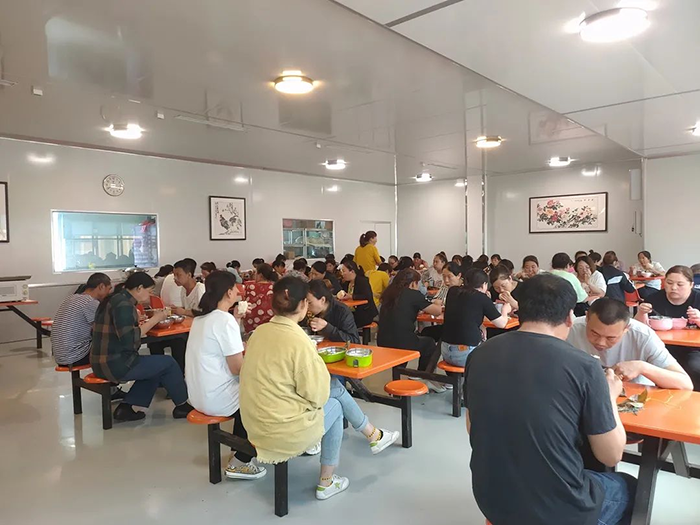 悠悠粽香飄幸福，濃情端午暖人心